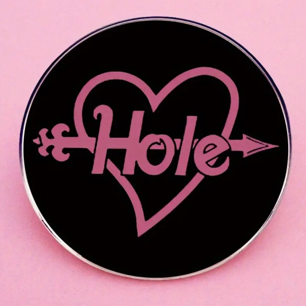 ⭐️ Hole Lapel Pin
